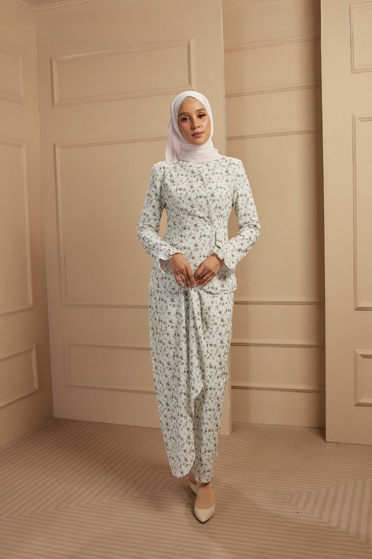 Saloma - White